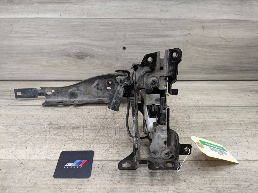 OEM BMW G20 G22 G23 G26 G42 Front Left Driver Headlight Support Mount Bracket