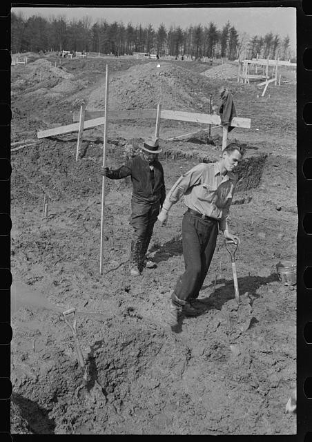 Photo:Berwyn Maryland 1936 Sewage Disposal Plant Workers Excavating