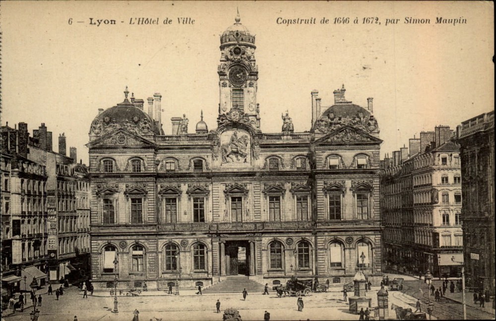 L'Hotel de Ville Lyon France vintage postcard s467