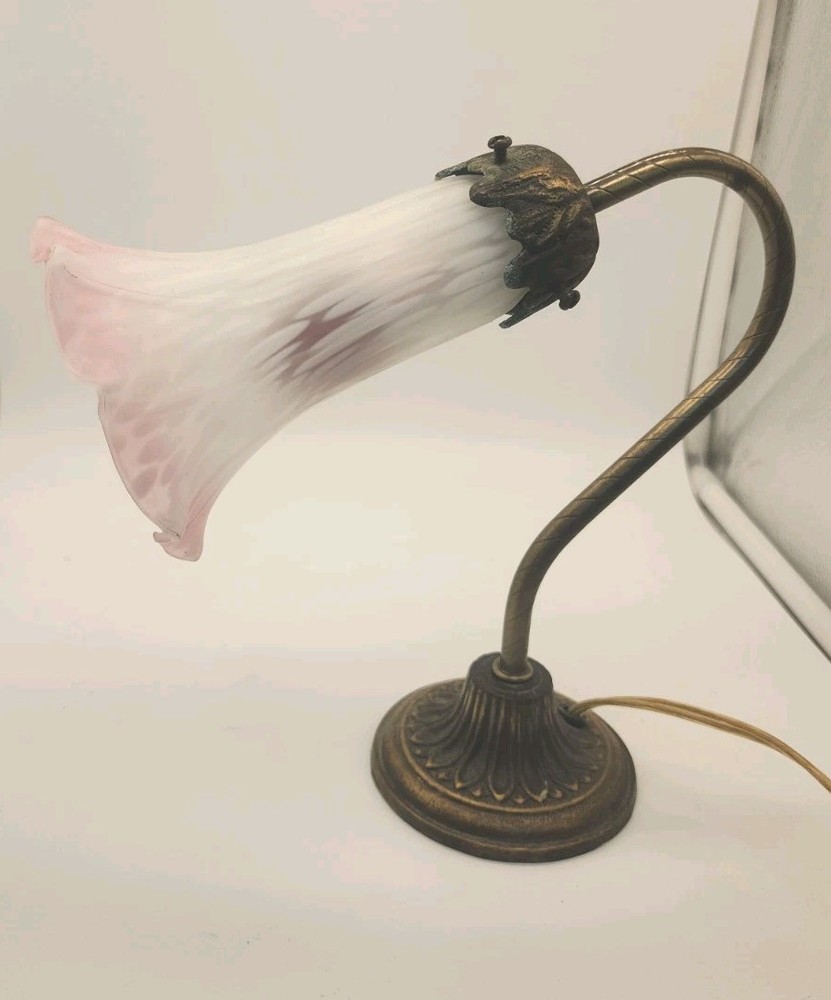 VTG ANDREA BY SADEK Frosted Glass Pink & White Tulip Flower Brass Table Lamp 9”
