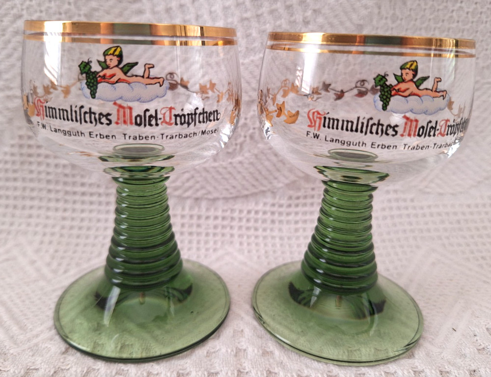 Pair German Roemer Wine Glass Goblet Green Beehive Ribbed Stem Angel Gold Trim