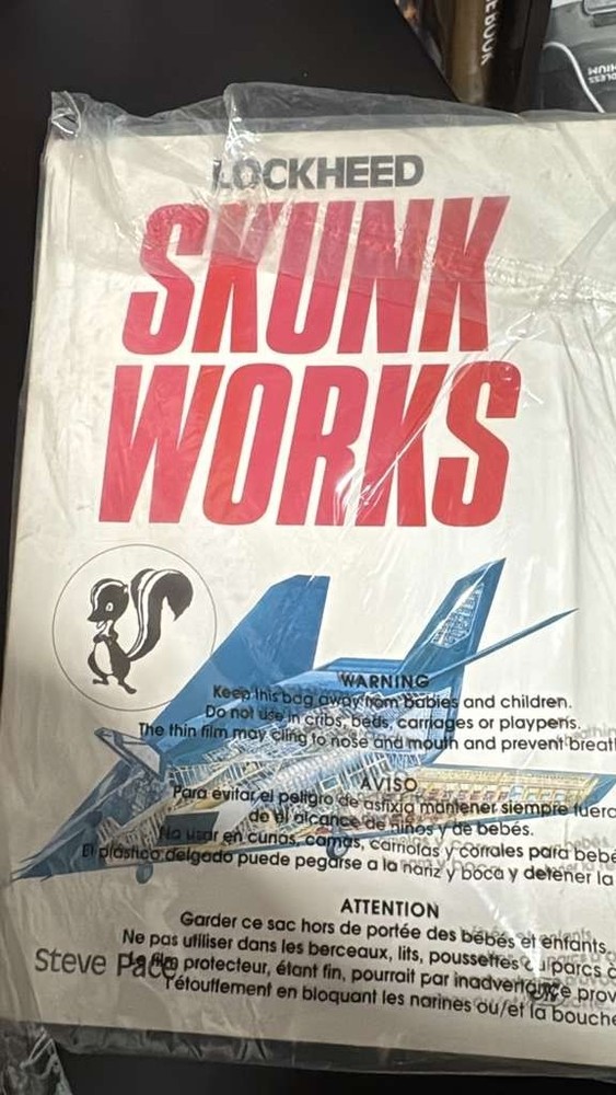 LOCKHEED SKUNK WORKS By Steve Pace - Hardcover