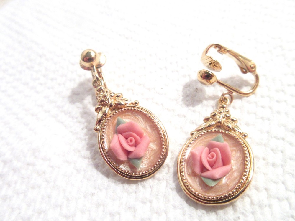 Vintage 1989 Avon Victorian Porcelain Rose  Earrings