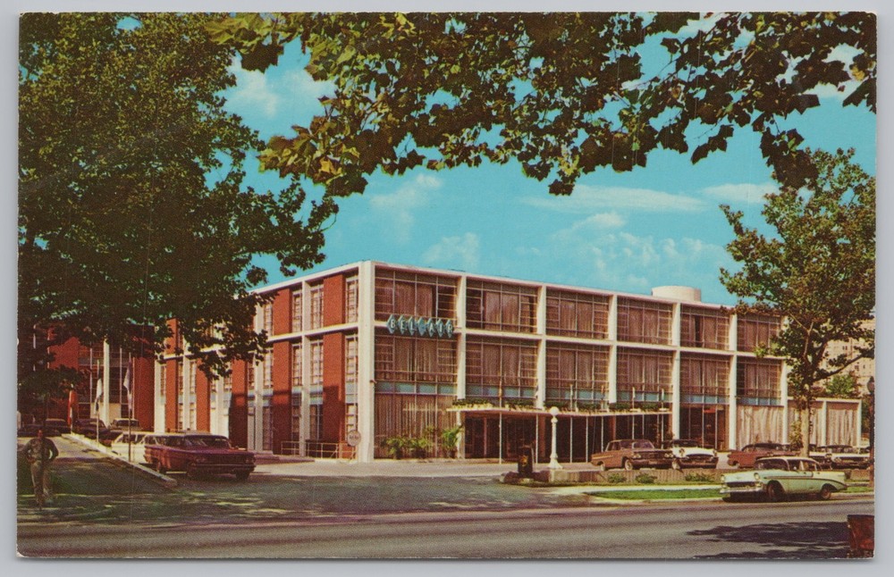 Roadside~St Louis MO~Bel Air West Motor Hotel~Henrici's Restaurant~Vintage PC