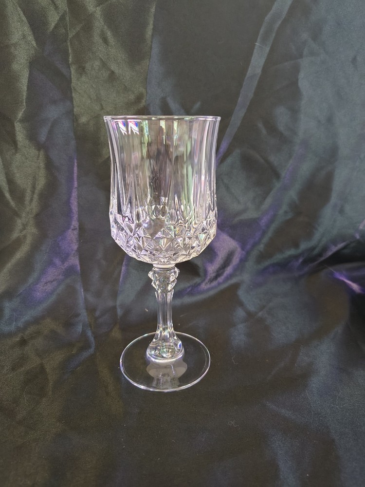 Clear Cut Glass Look Geometric Wine Glass Goblet Round 9 in Tall, 1-Piece
