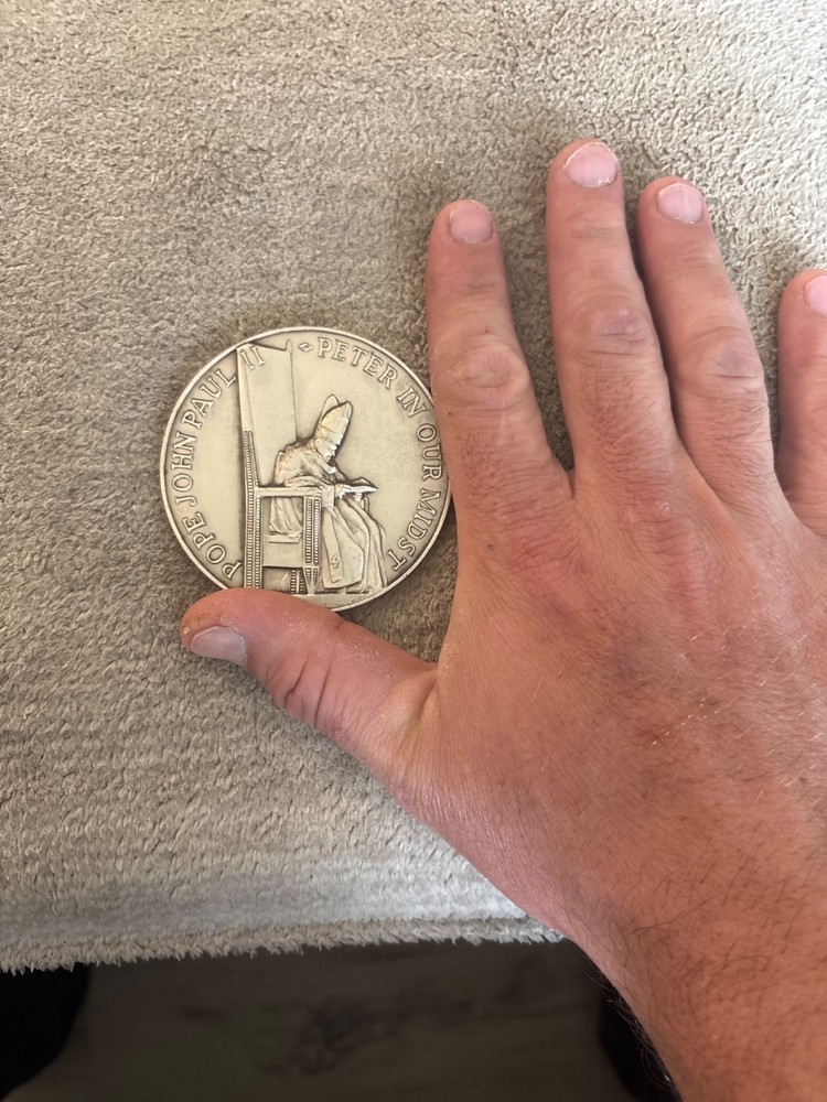 commemorative medallion issued for the Papal Mass held by Pope John Paul II