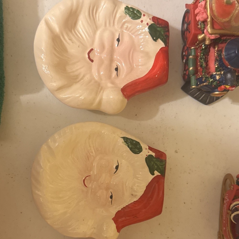 Santa Face Figurines Set of 2 Ceramic Hand Painted Christmas Red Green