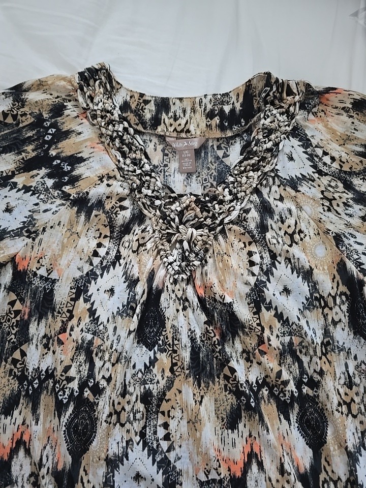 White Stag women's large L  blouse with a black, white, and tan abstract color.
