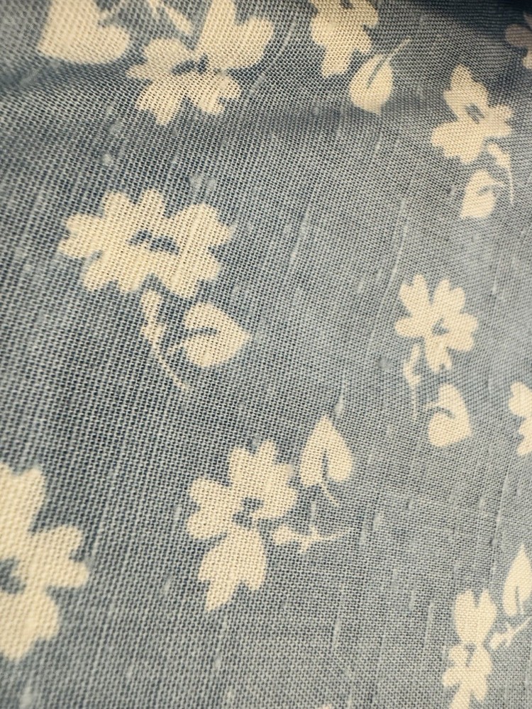 VTG Lightweight  Blue Floral Textured Dobby Swiss Dot Cotton Fabric BTY 44