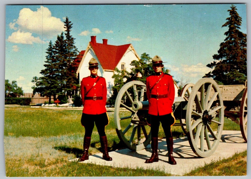 Vtg Postcard Royal Canadian Fort Battleford, Saskatchewan, CA 1950s