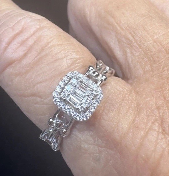 925 Sterling Silver Ring Has Cubic Zirconias. Ring Is A Size 8.