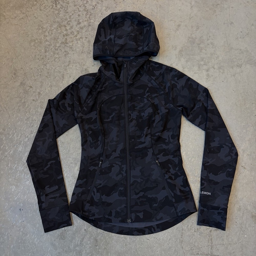 Lululemon Mist Over Windbreaker Jacket Hooded Black Camo Lightweight Run Size 6