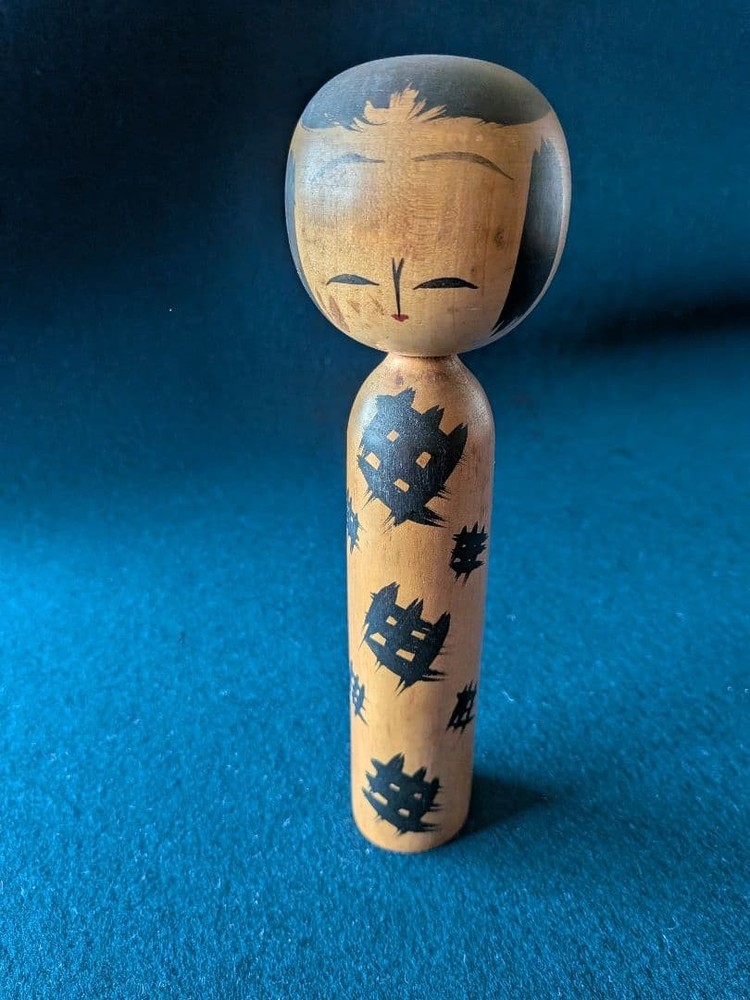 Kokeshi Doll Akita Beauty 21cm Traditional Wooden Black Red Rare Pattern