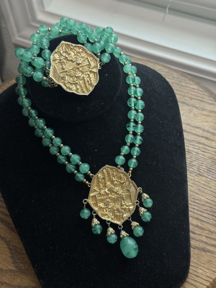 Vintage Volupté Chinoiserie Necklace & Bracelet Set Green Gripoix Glass