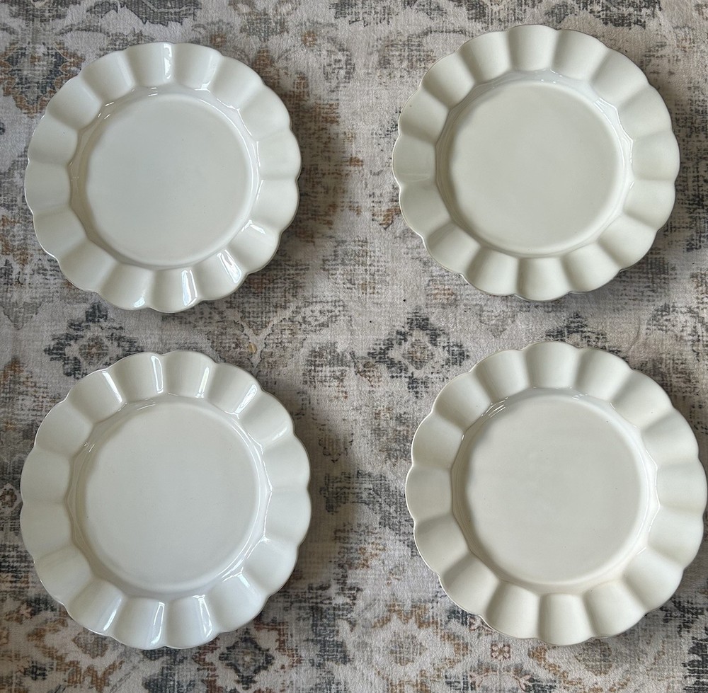 Pier 1 Alexandria White Scalloped Edge Dinner Plates Set (4) French Country 11”