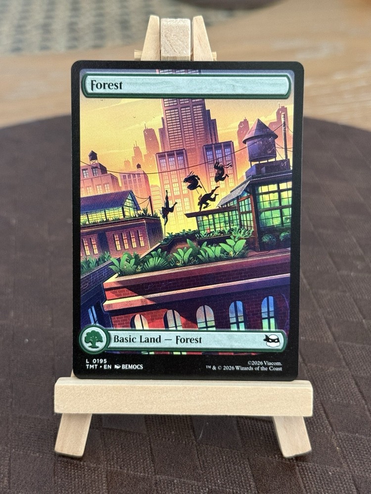 Wizards of the Coast Forest TMNT Full Art Foil Basic Land 0195 Eng Green