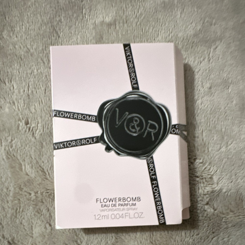 Viktor & Rolf Flowerbomb Eau de Parfum Spray 1.2ml 0.04 fl oz