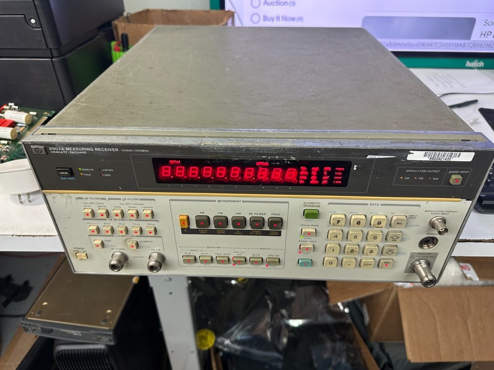 HP Hewlett Packard 8902A Measuring Receiver 150kHz-1300MHz Opt 030 032 033 050