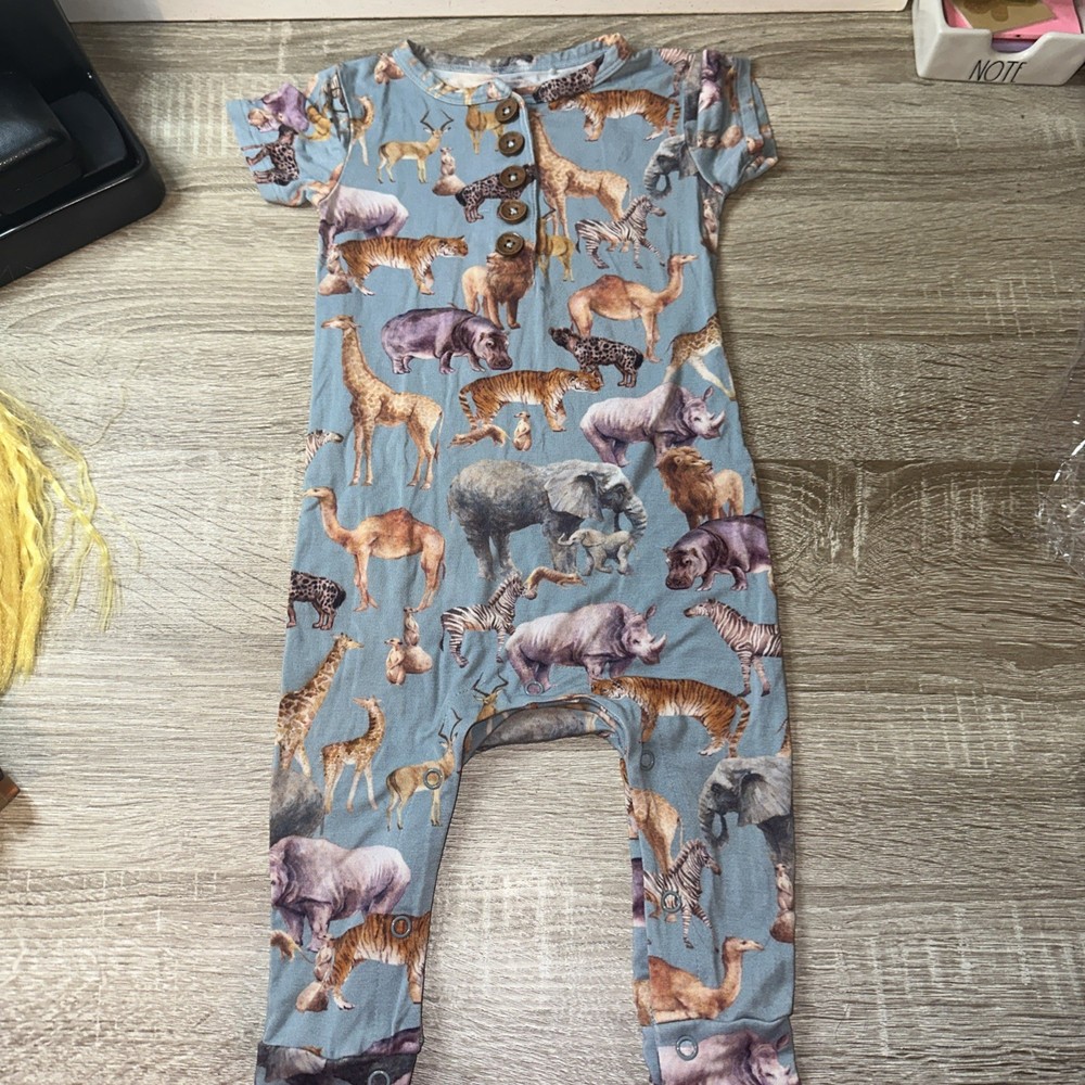 Posh Peanut Bamboo Blue Safari Romper Size 2T  Small Tear doesn’t Affect Wear￼