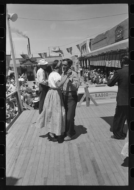 Photo:Taos New Mexico 1940 Spanish American Dance Fiesta Couple Dancing