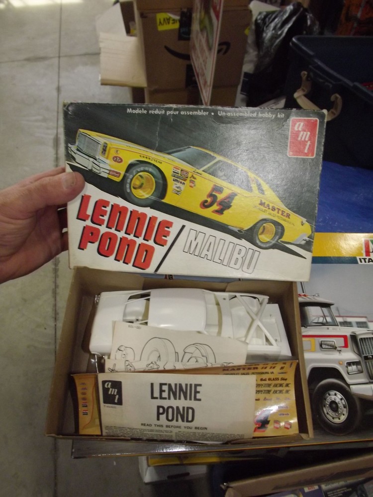 AMT Lennie Pond malibu #54 yellow on box Model KIT  read
