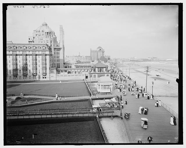 Board walk,big hotels,resorts,docks,piers,wharves,Atlantic City,New Jersey,1900