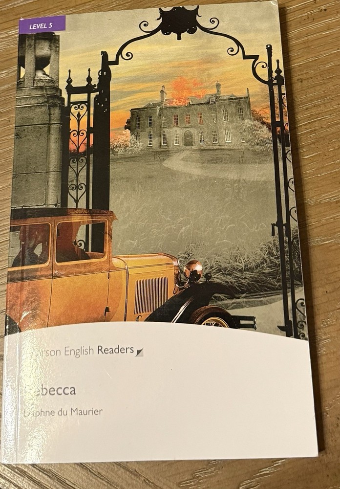 Rebecca - Paperback, by Du Maurier Daphne- Very good Pearson English Readers