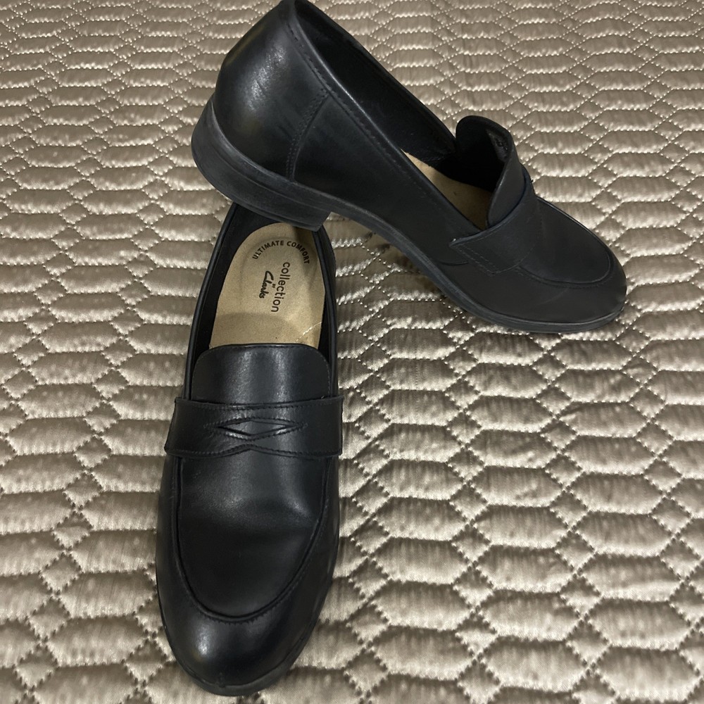 Clark's Collection Women's 8 Black Leather Loafer. Slip On excellent condition