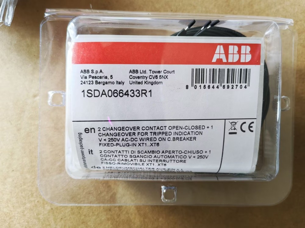 1SDA066433R1 New 1pc ABB Auxiliary Contact AUX-C 2Q+1SY 250Vac/dc XT1...XT6 F/P