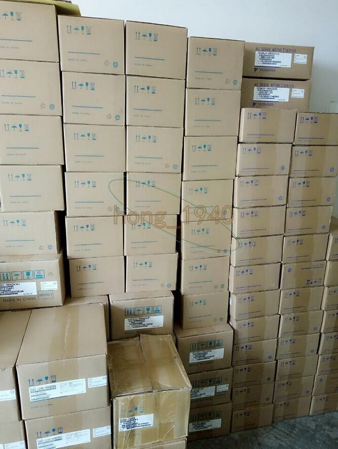 One New Yaskawa Servo Motor Sgmas-12Aca21