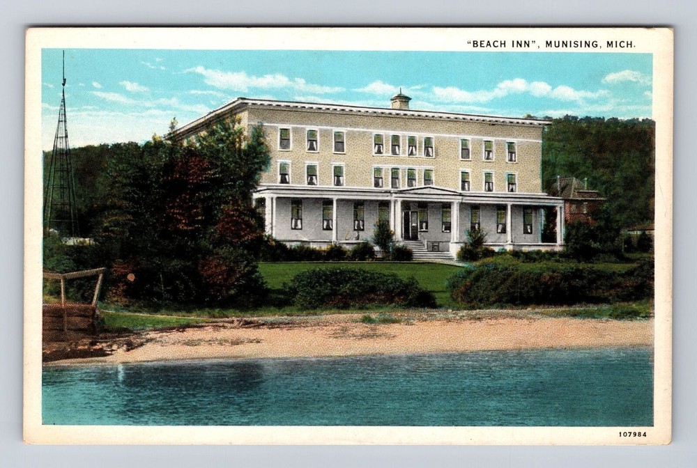 Munising MI-Michigan, Beach Inn, Advertising, Antique Vintage Souvenir Postcard