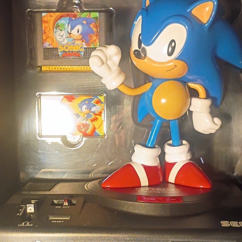 SEGA Sonic Mania Collector's Edition Statue & Collector's Card - Sonic & Friends