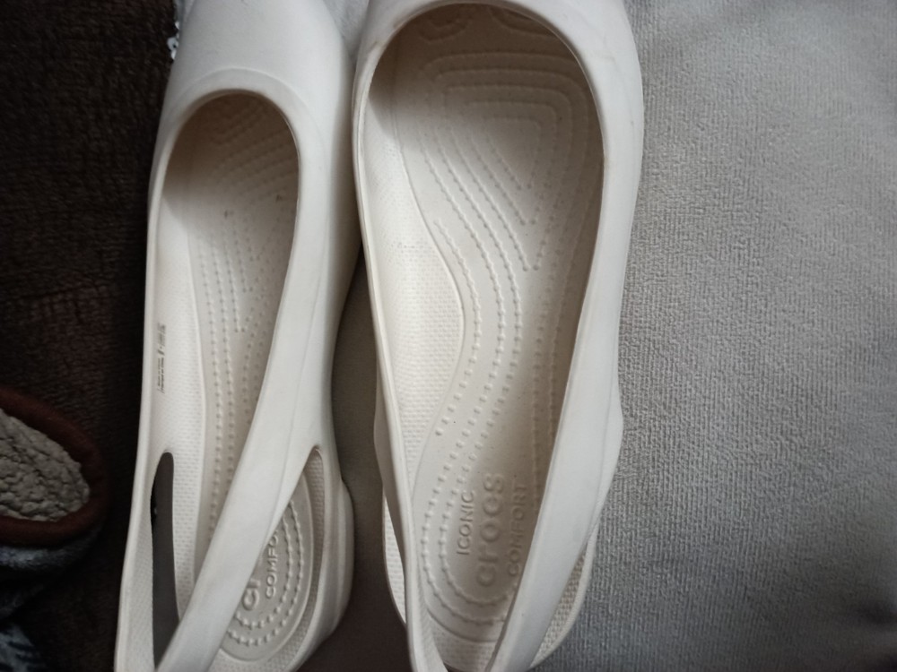 Crocs Womens Slingback White Size 7 Comfortable Rubber Sandals