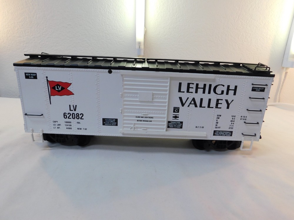 USA Trains R19060D G Scale Steel Box Car Lehigh Valley #62082