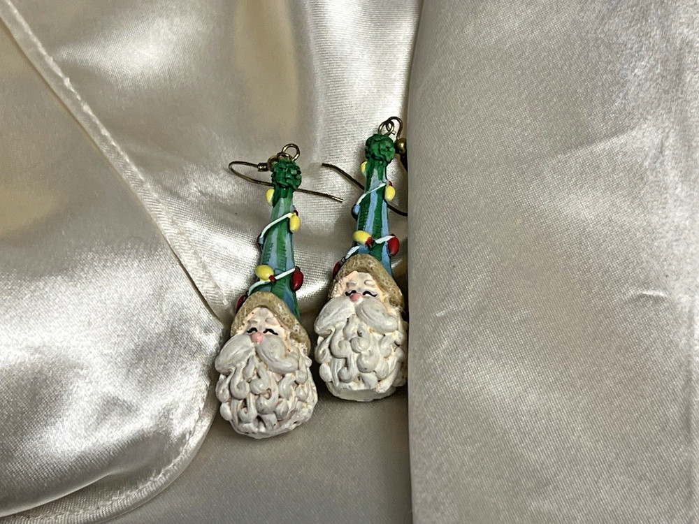 Vintage Santa Claus Christmas Tree Dangle Earrings –  Holiday Cheer,