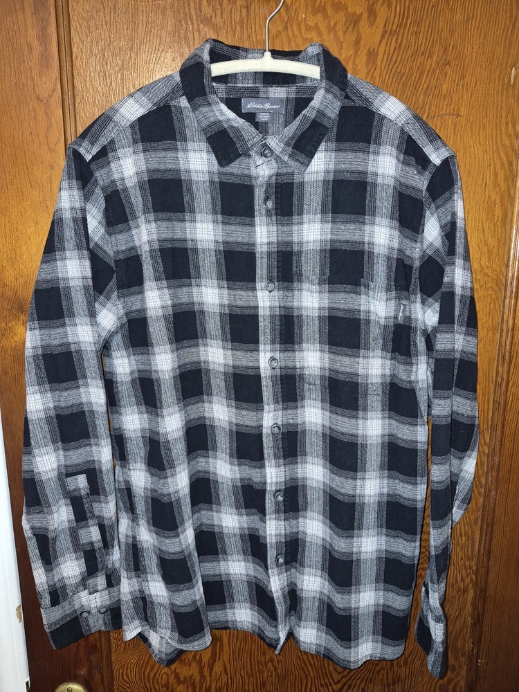 Men’s Eddie Bauer Flannel Shirt Medium Black Gray Plaid Long Sleeve Button Up