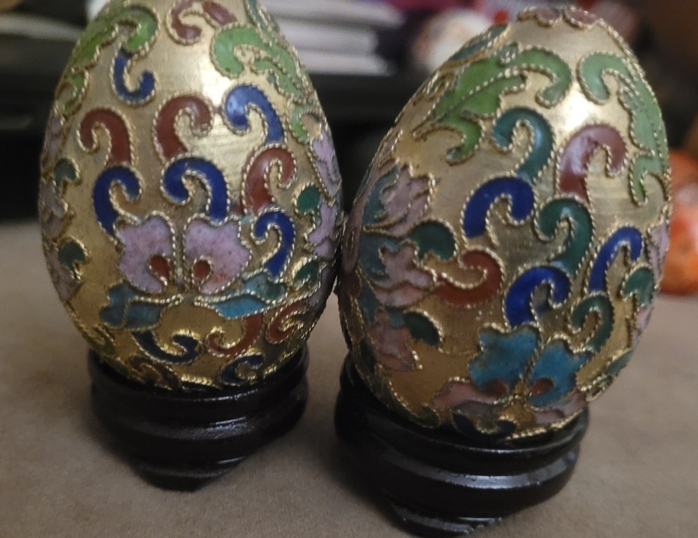 Vtg Raised 2 Cloisonné Enamel Eggs Colorful Floral  Gold w/ stand, box condition