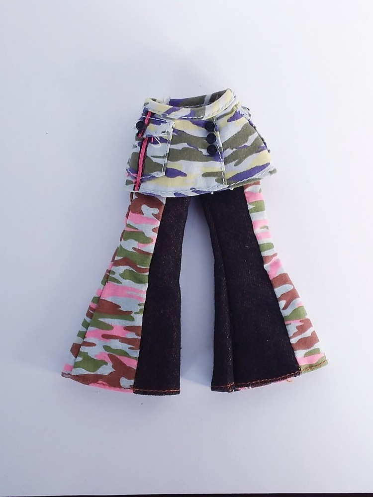 Bratz Tokyo A Go Go Sasha Original Rainbow Camo Print Cargo Doll Pants