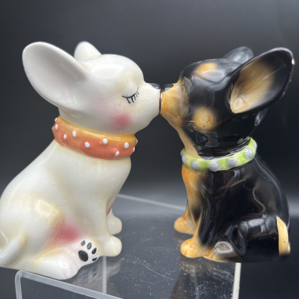 Kissing Chihuahua Dog Salt & Pepper Shakers |Ceramic Novelty Magnetic Set *chip*