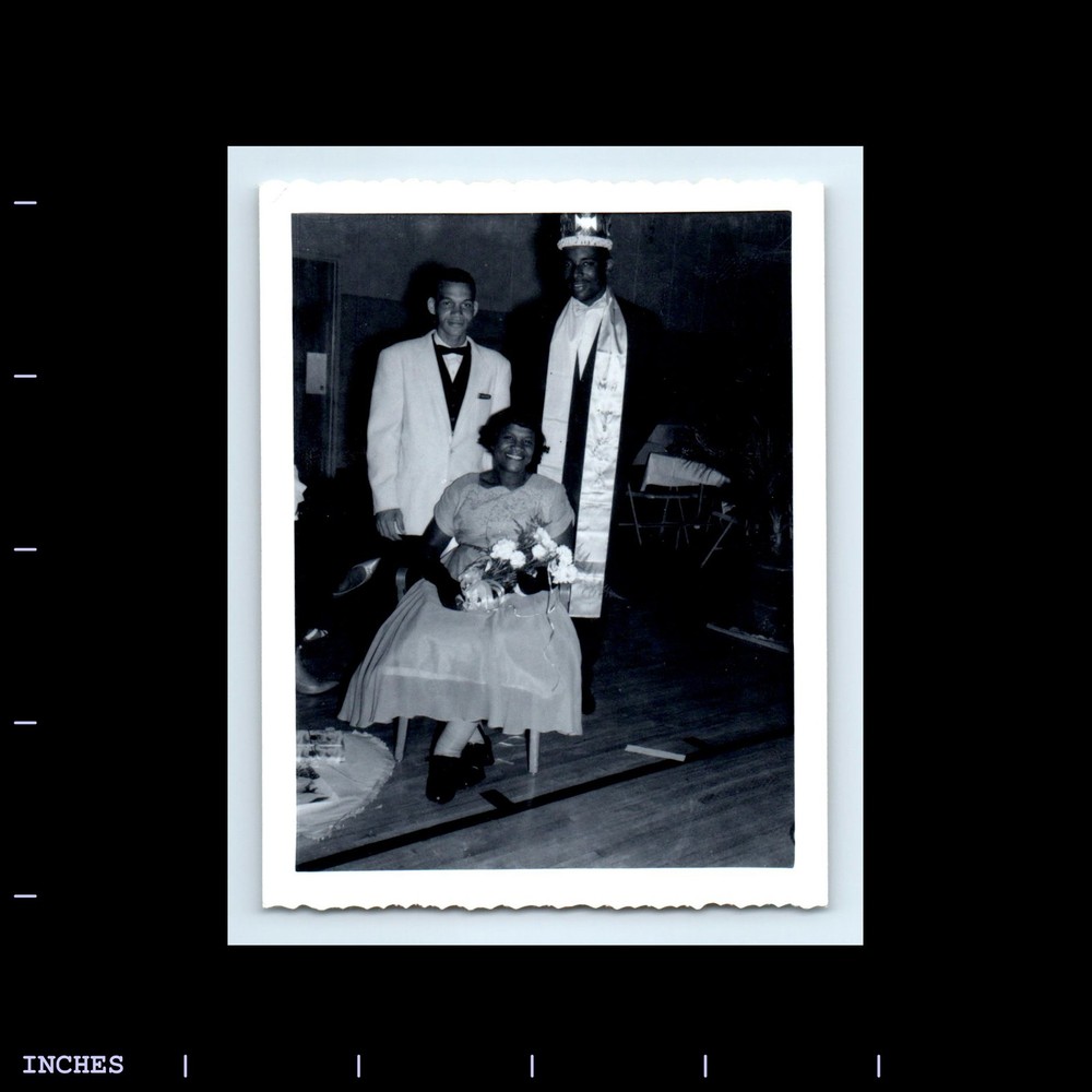 Old Vintage Photo BLACK AFRICAN AMERICAN WOMAN MEN KING CROWN