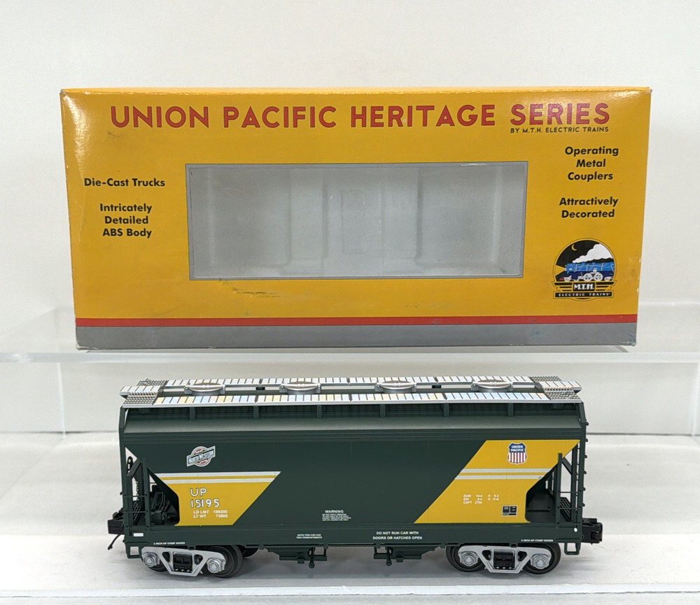 MTH Premier 20-97669 UP Heritage Chicago Northwestern 2-Bay Hopper O Used #15195