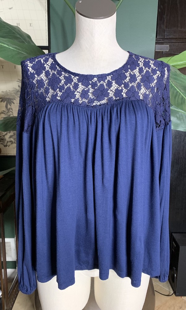 anthropologie Sunday in Brooklyn women’s small navy lace flowing top V