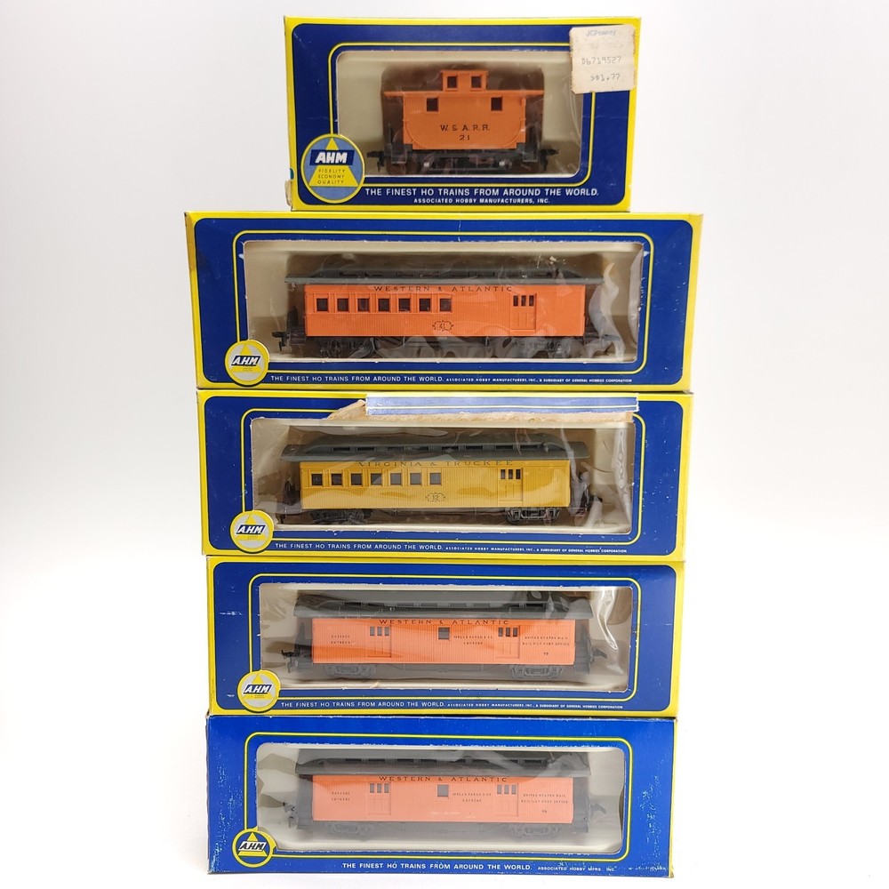 AHM Rivarossi HO Model Train Car Lot of 5 Oldtime Baggage Caboose Combine