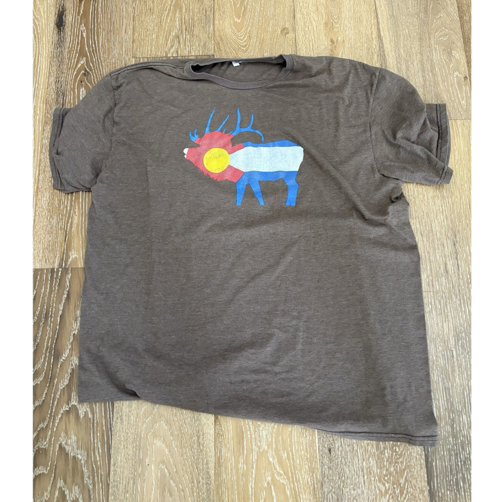 Men's L Brown Colorado Flag Deer Graphic Print Crew Neck Short Sleeve T-Shirt