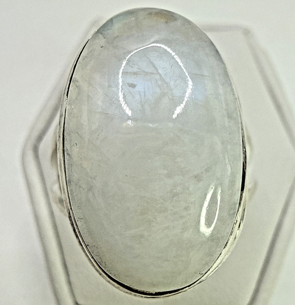 Stunning .925 Vintage Sterling Silver Estate Ring Size 8.5 w- White stone