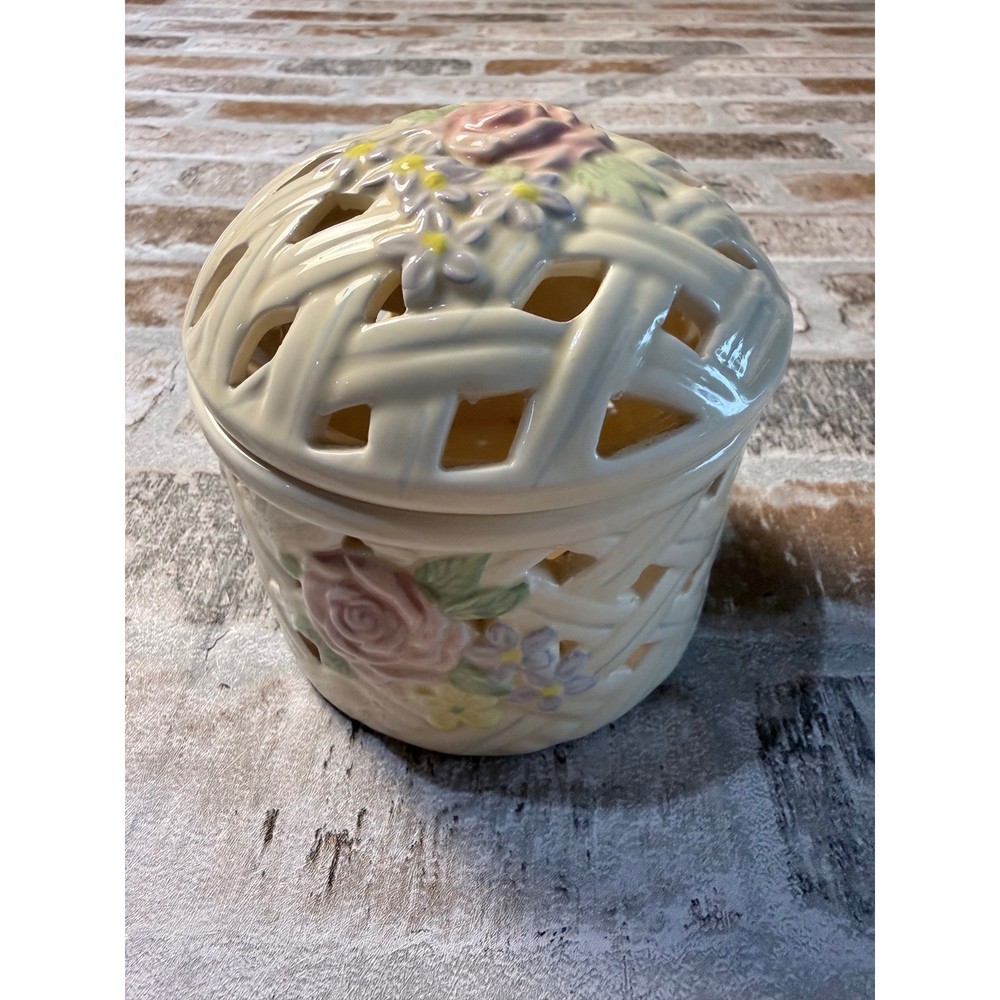Vintage Ceramic Lattice Potpourri Jar Floral Rose Trinket Bowl Cream 4 inch