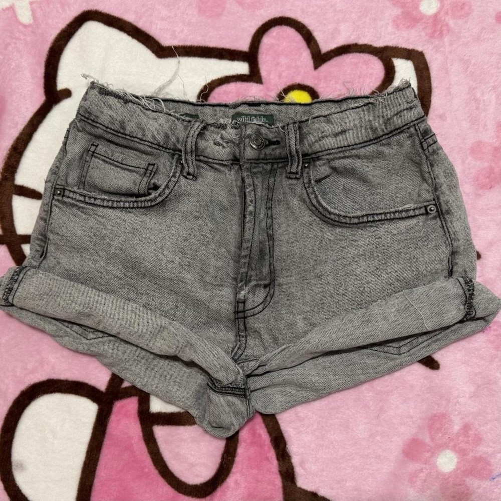 Wild Fable Women’s Size 2 XS/Small Gray Acid Wash Denim Cut Off Shorts Jean