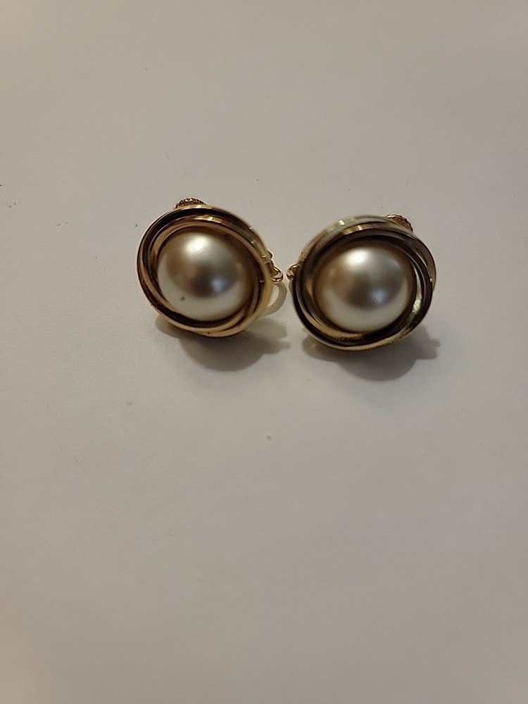Napier Faux Pearl Button Gold Tone Screwback Clip On Earrings Vintage