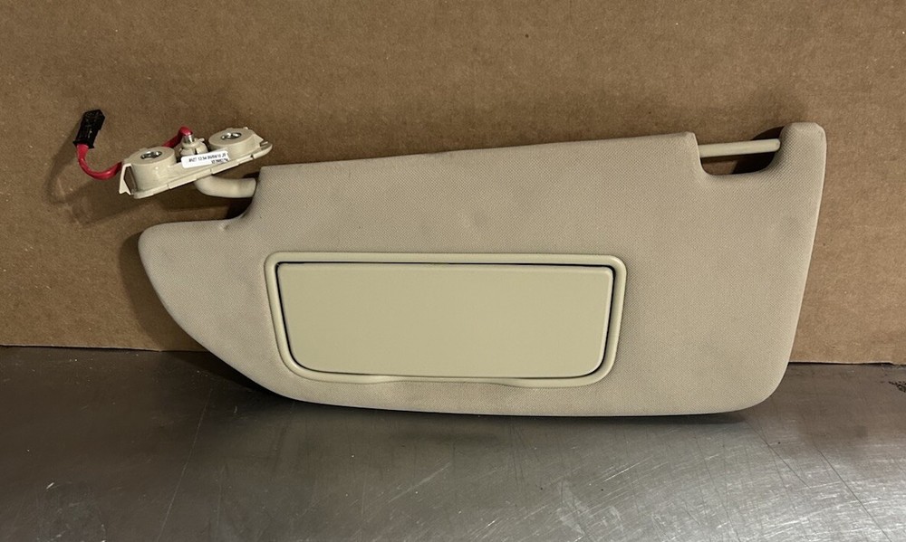 2000-2005 Volvo S80 Left Driver Beige Illuminated Sun Visor #2907