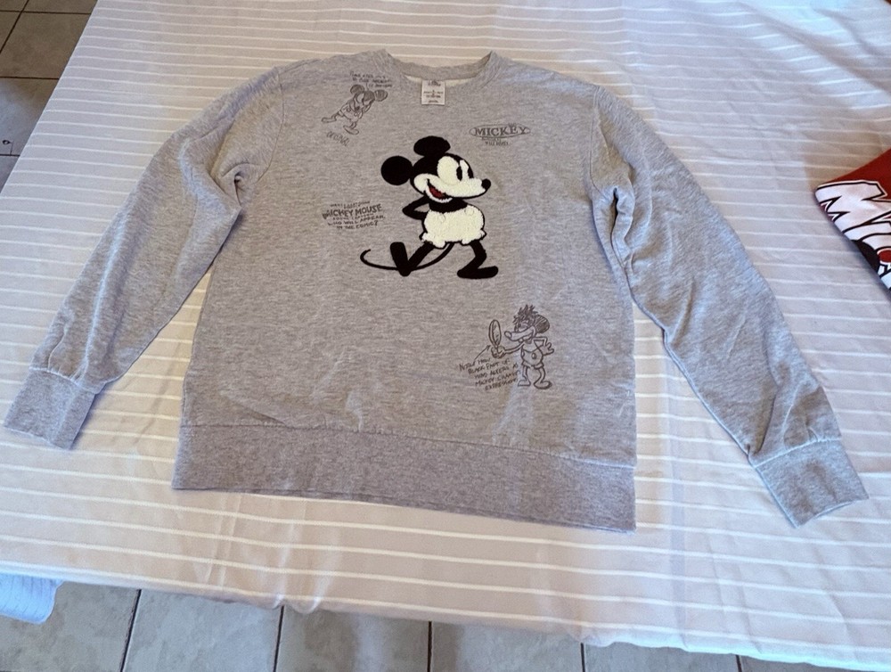 Disney Mickey Mouse Sweatshirt Women’s Size Medium Gray Crewneck Shirt Top Soft